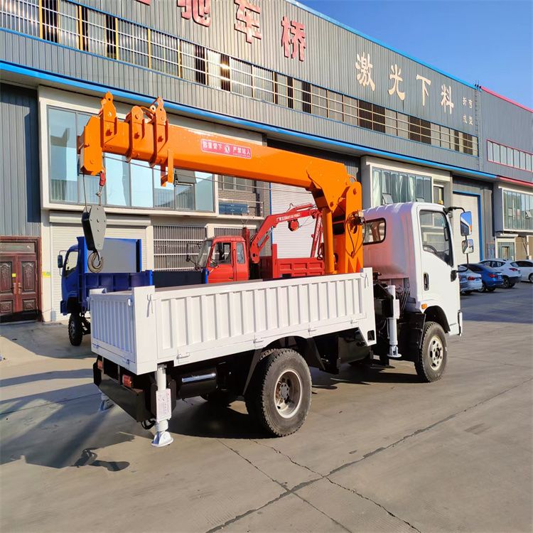 丰宁满族自治县三轮随车吊定制 农用改装机自备吊中瑞长期出售